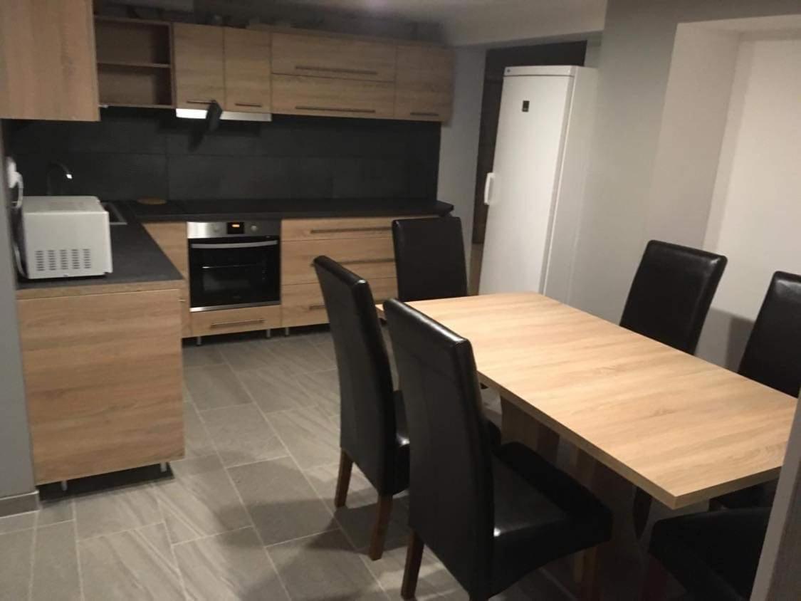 Beregi Apartman Tiszaújváros Exterior foto